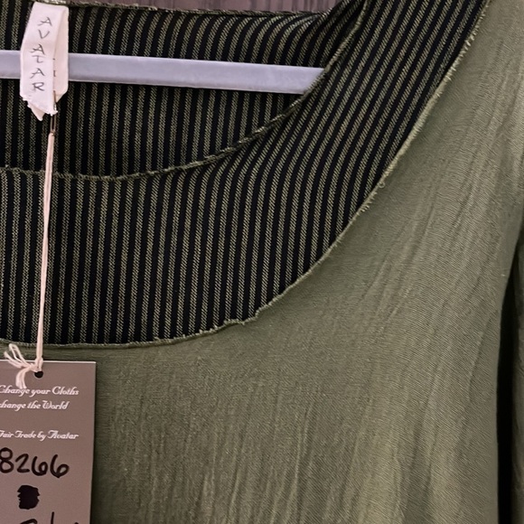Avatar olive green long dress with black/ dark green underlay. Size S/M NWT - Picture 9 of 15